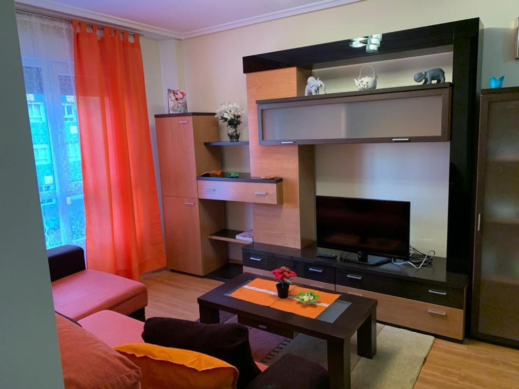 Apartamento Mota-2 Huca-Los Prados; Parking Y Wifi Gratis Oviédo Exterior foto