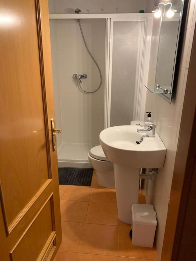 Apartamento Mota-2 Huca-Los Prados; Parking Y Wifi Gratis Oviédo Exterior foto