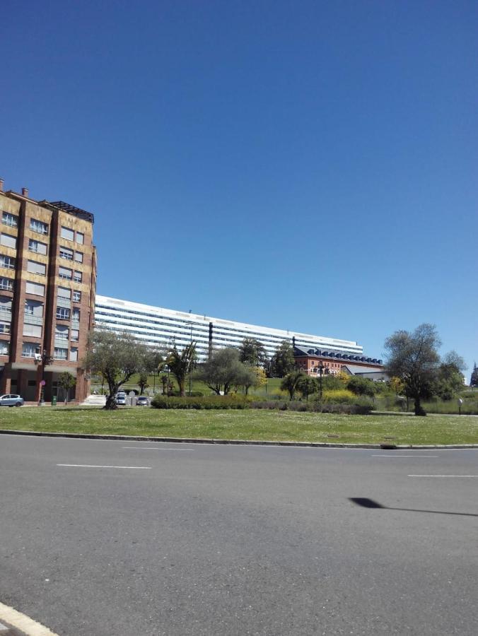 Apartamento Mota-2 Huca-Los Prados; Parking Y Wifi Gratis Oviédo Exterior foto
